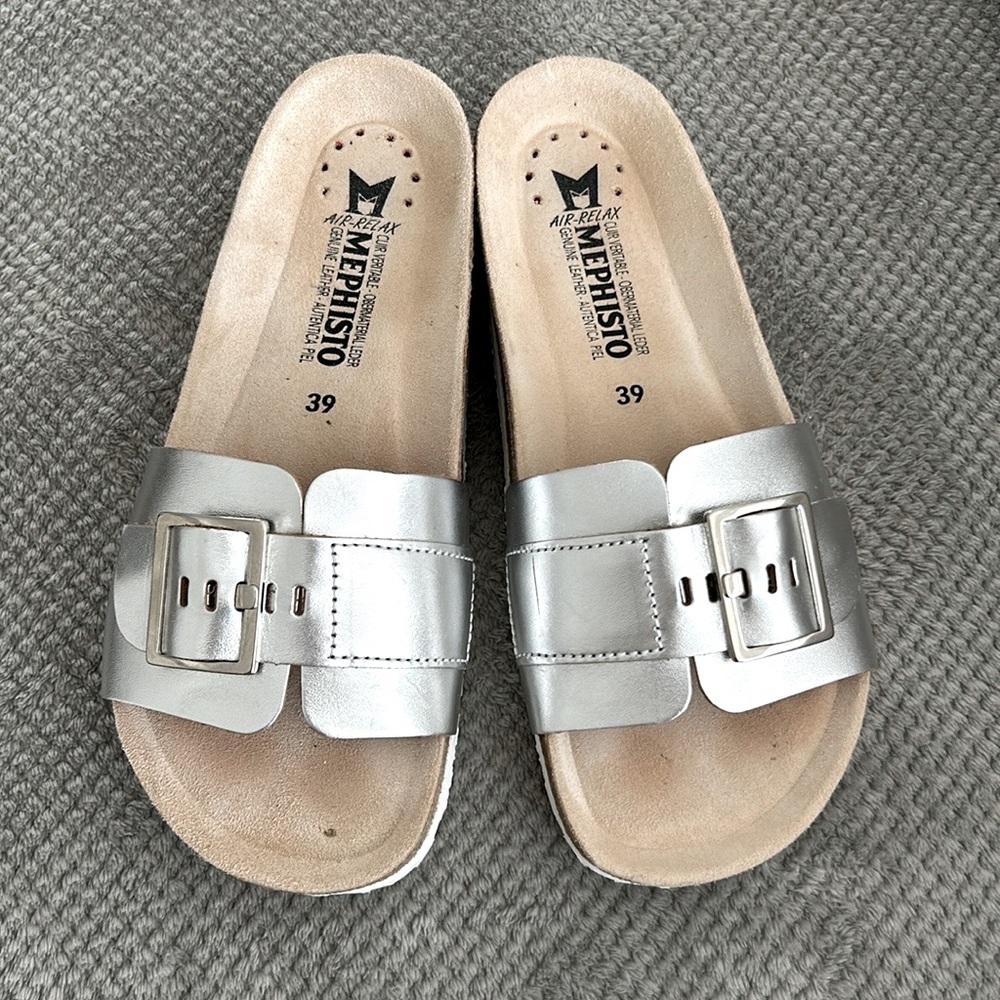 Mephisto silver leather Mabel sandals, size 39 (US 8.5)
